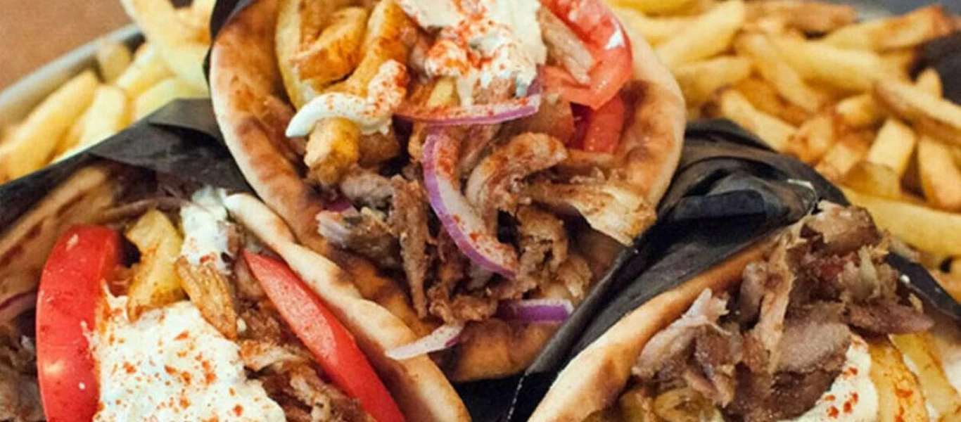 Το street food του πλανήτη: Τι τρώνε οι άλλοι λαοί όταν οι Έλληνες τρώνε σουβλάκι;